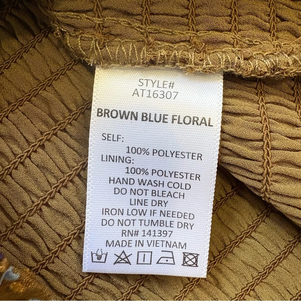 NWT ASTR THE LABEL Brown Blue Floral Smocked Surplice Blouse XS Puff Sleeve